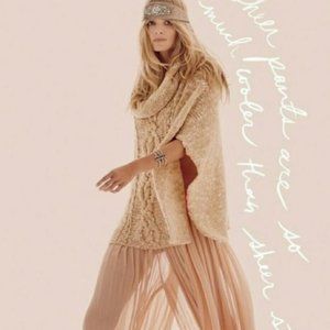 Free People Thick Chunky Cable Knit Cowl Poncho